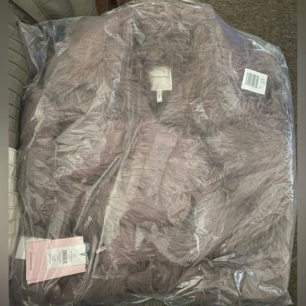 NEW - AVEC LES FILLES
Faux Fur Jacket. Medium. Portabella - Picture 4 of 8